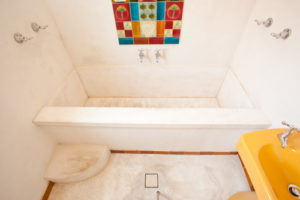 Concreate bath tub